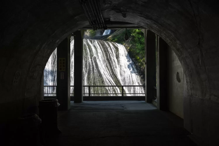 袋田の滝　トンネル