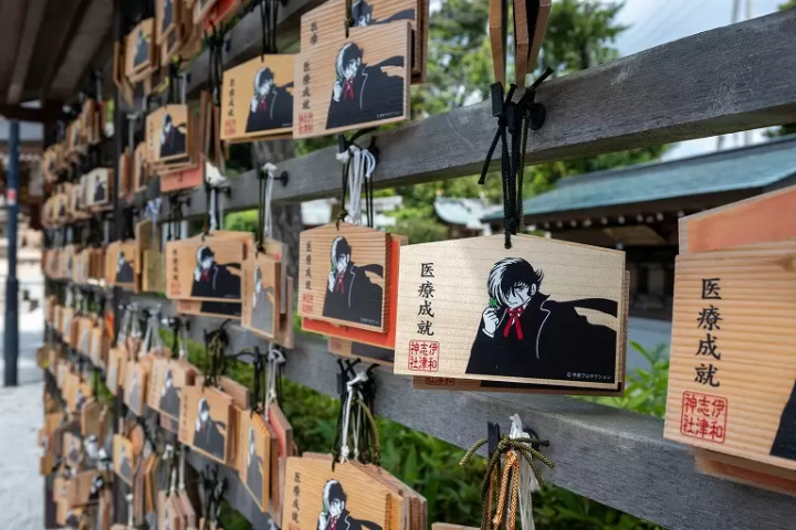 Takarazuka, the city which raised God of Manga Osamu Tezuka