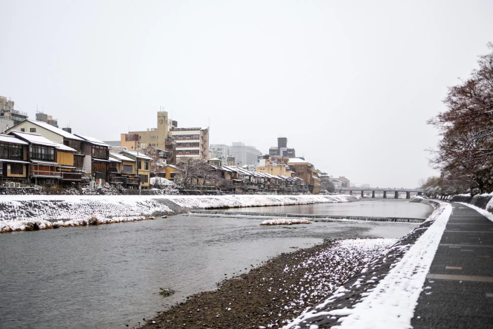 ถ้ารู้! จะเที่ยวในเกียวโตได้ “กฏของคะโมะกาวา” คืออะไร? ฉันเพียงแต่มองดูจากข้างบนเท่านั้น