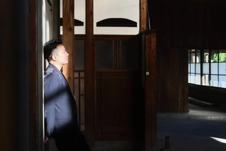 [สึบาเมะ-ซันโจ เมืองแห่งช่างฝีมือ] สะสมประสบการณ์และความเชื่อมโยงที่เกิดจากโกดัง และเผยแพร่เสน่ห์ของการผลิตไปทั่วโลก