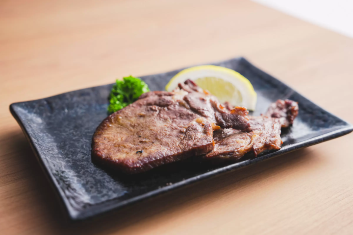 宮城県、日本三景松島で名産の牡蠣を堪能！