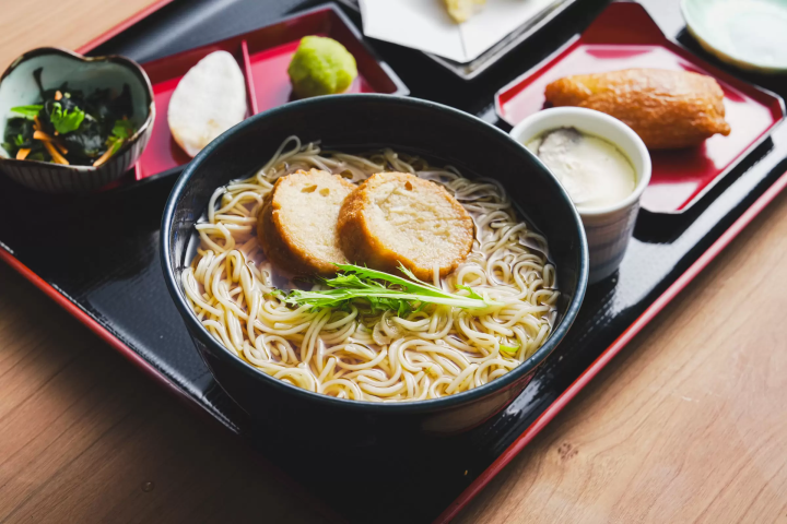 宮城県、日本三景松島で名産の牡蠣を堪能！