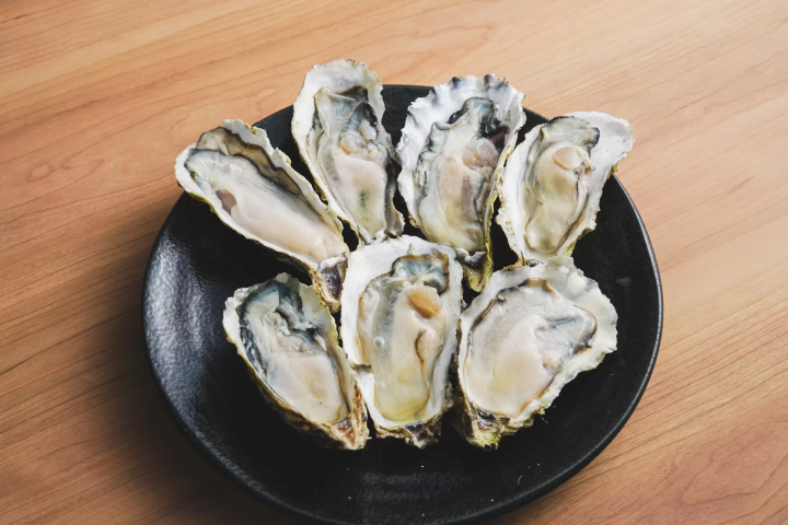宮城県、日本三景松島で名産の牡蠣を堪能！