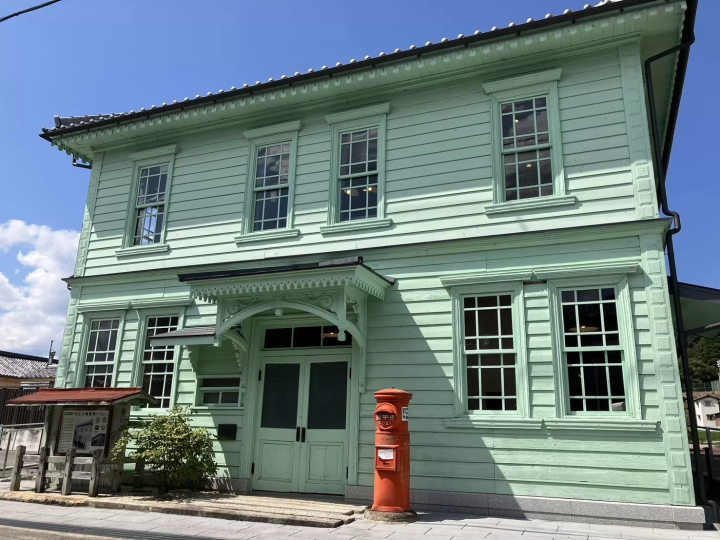 A training plan is now available that allows you to rent out all rooms at the Library Hall exclusively!