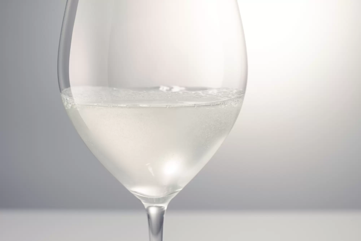 每晚1600万日元！世界上最贵的清酒酿酒厂之旅* 豪华清酒品牌SAKE HUNDRED于7月23日推出新服务，丰富私人飞机旅行。