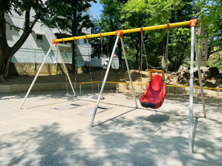 Recommended for a stroll with three generations of parents and children [Araiyakushi Park and Araiyakushi Baishoin]