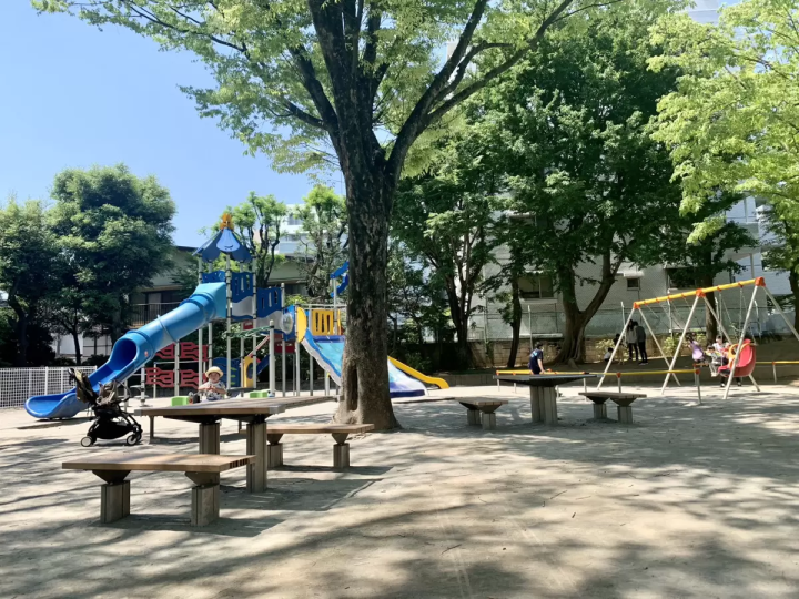 Recommended for a stroll with three generations of parents and children [Araiyakushi Park and Araiyakushi Baishoin]