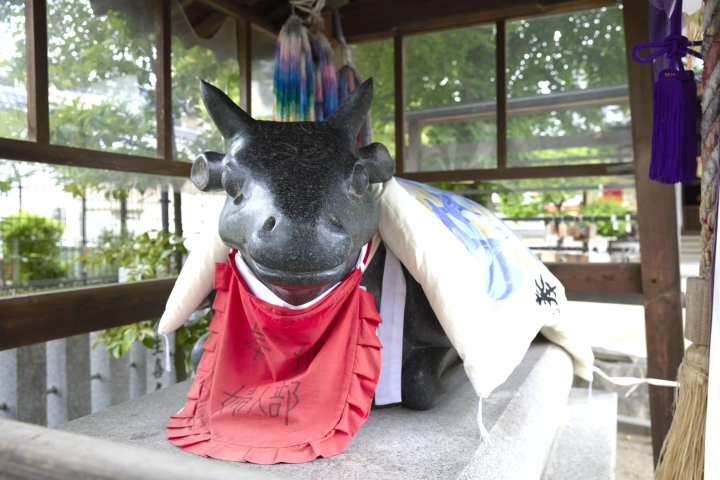 [From Eeyan ! Osaka Shopping Street] A perfect day for a stroll around the little paradises on street corners, with bread and cafes