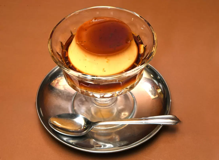 [From Eeyan ! Osaka Shopping Street] A perfect day for a stroll around the little paradises on street corners, with bread and cafes