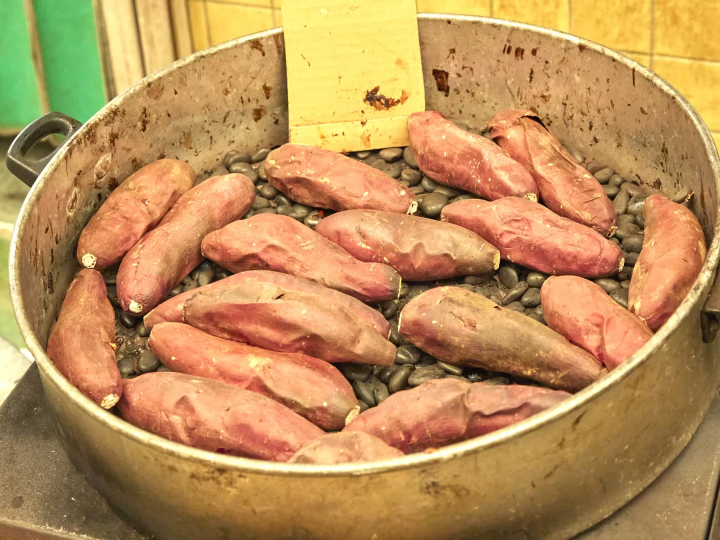 [From Eeyan ! Osaka Shopping Street]感覺像是在Shopping Street，在街上走走逛逛美食