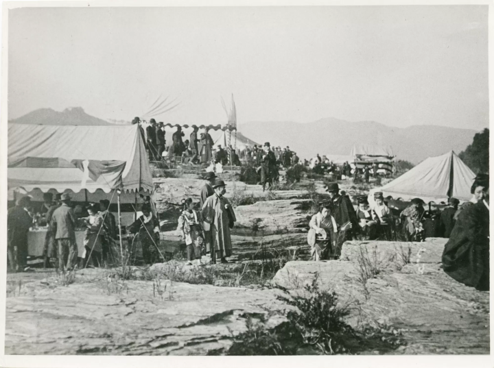 「개통 축하식」의 모습. 