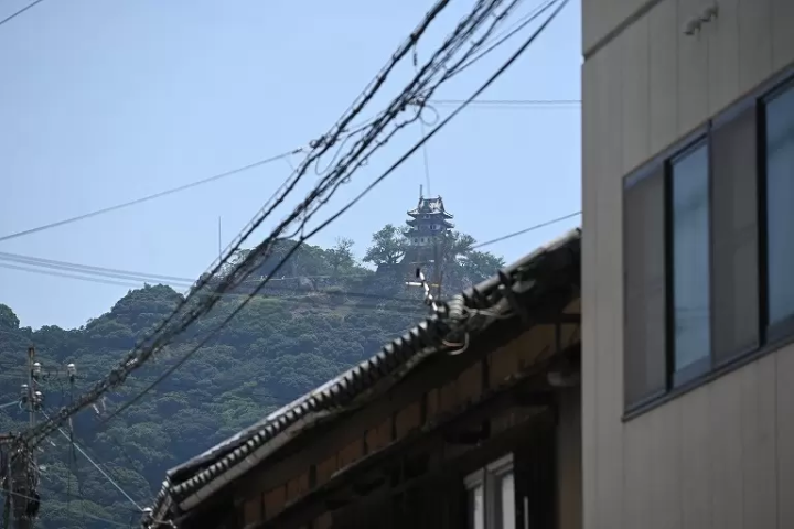 穿越到古老而美好的日本。洲本復古的小巷裡散步
