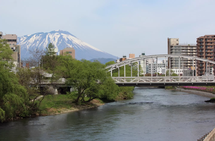 開運橋與岩手山