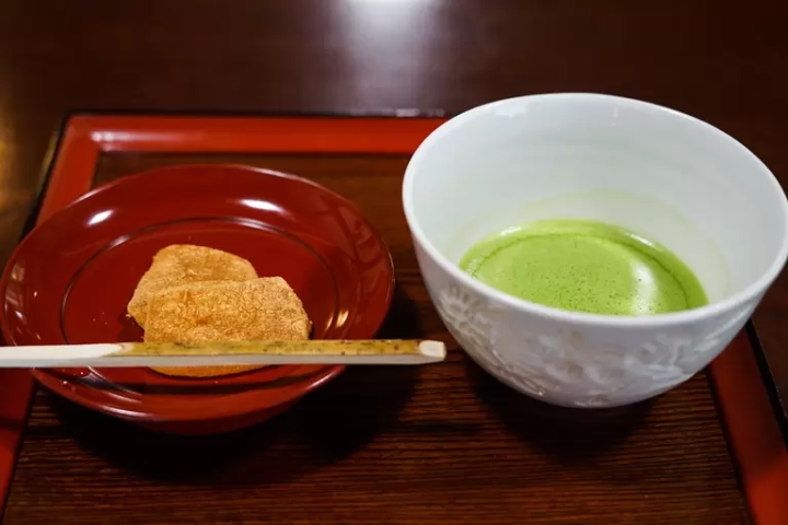 在被自然包围的出石坐禅体验