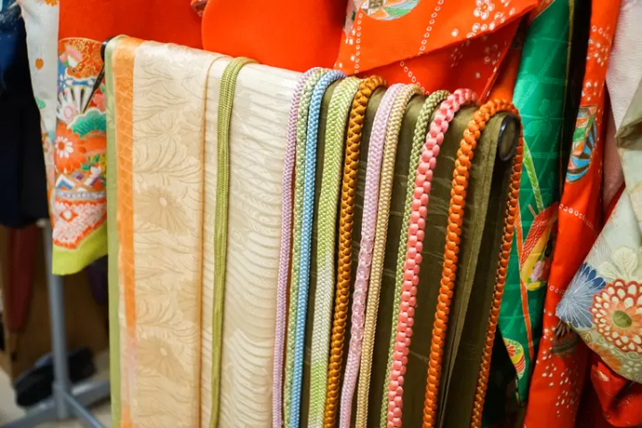 Strolling Through the Charming Town of Izushi in Rental Kimono