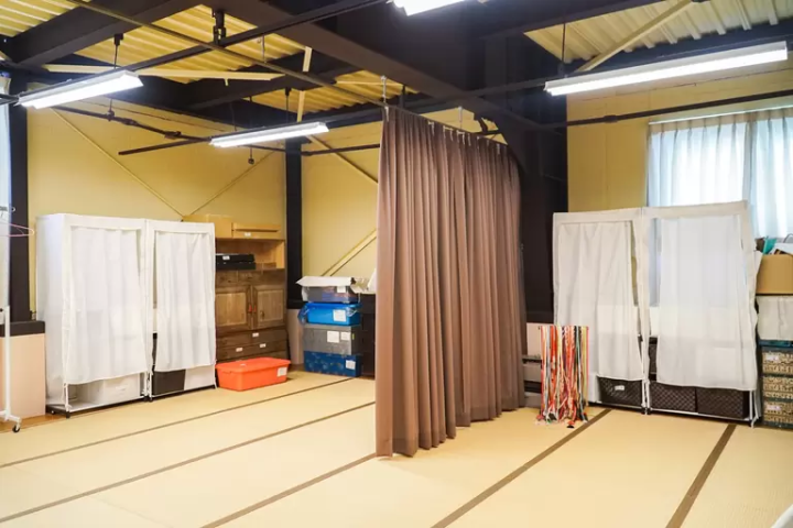 Strolling Through the Charming Town of Izushi in Rental Kimono