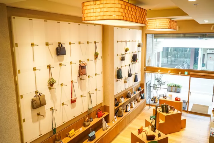 A Major Bag Production Hub: Enjoying Artisan Craftsmanship on "Kaban Street" in Toyooka