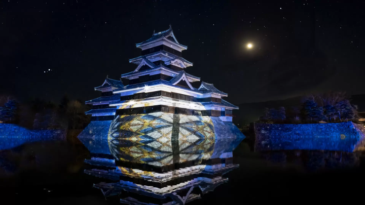 一旗プロデュース「国宝 松本城天守 プロジェクションマッピング 2024-2025」を長野県松本市で開催。