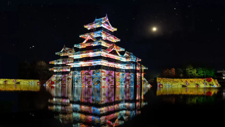 一旗プロデュース「国宝 松本城天守 プロジェクションマッピング 2024-2025」を長野県松本市で開催。