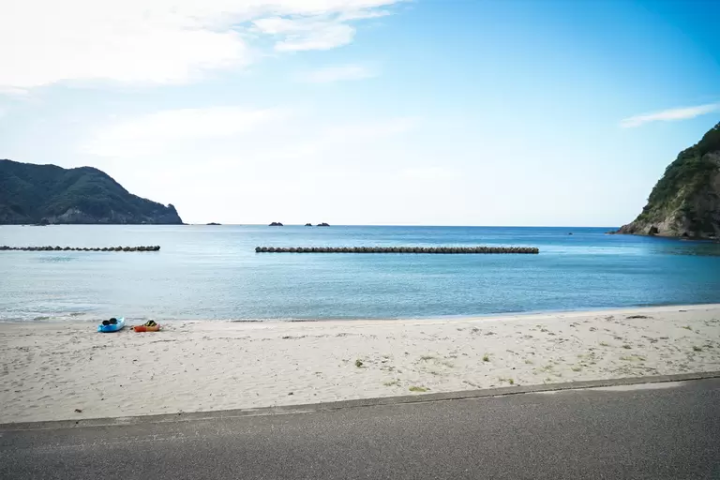 Adventure Through the Hidden Wonders of Takeno Coast with a Geo Canoe Tour !