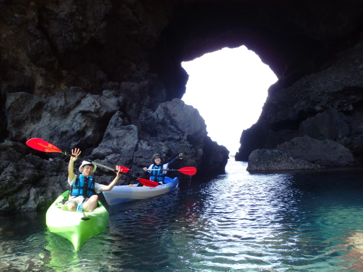 Adventure Through the Hidden Wonders of Takeno Coast with a Geo Canoe Tour !