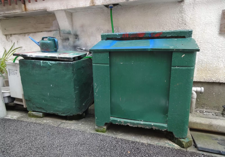 "Exploring Retro Tokyo" - Stroll through Nakano-Shinbashi's Kawashima Shopping Arcade, where the Showa era atmosphere still lingers -