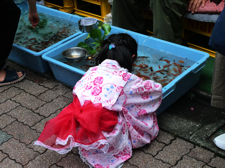 "Exploring Retro Tokyo" - Stroll through Nakano-Shinbashi's Kawashima Shopping Arcade, where the Showa era atmosphere still lingers -