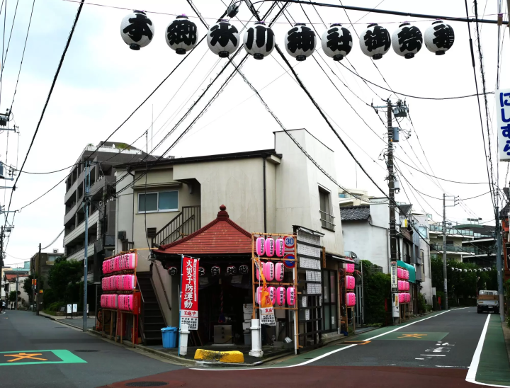 "Exploring Retro Tokyo" - Stroll through Nakano-Shinbashi's Kawashima Shopping Arcade, where the Showa era atmosphere still lingers -