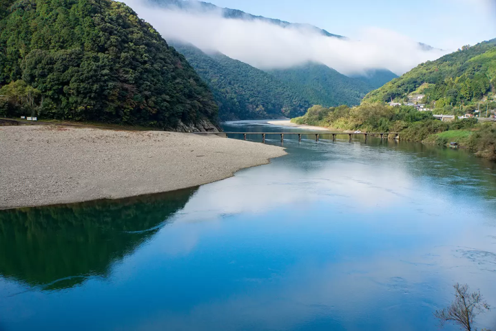 【四国】无论过去还是现在，温泉都是旅行中最美好的部分！ 介绍四国的著名温泉，从著名的温泉到隐藏的温泉！