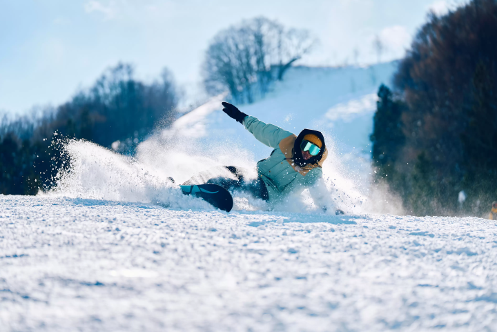 从东京站出发约2小时即可到达的7个滑雪场