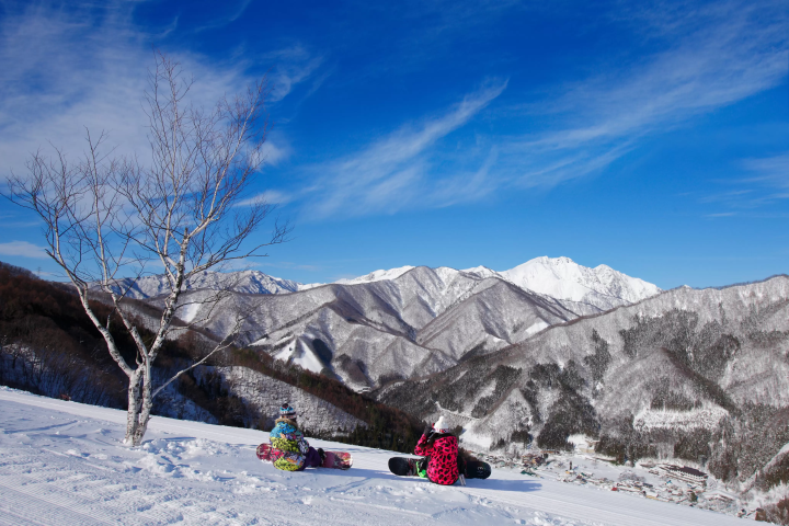从东京站出发约2小时即可到达的7个滑雪场
