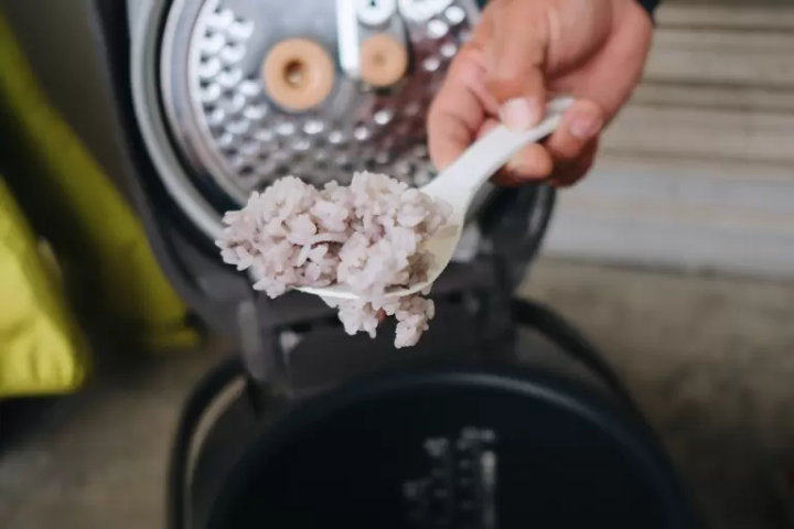 The staff will also treat you to kuroedamame gohan—rice cooked with black soybeans 