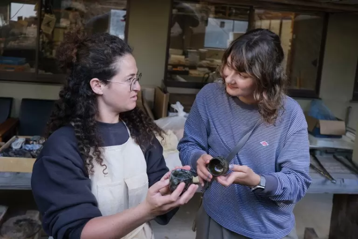 The studio is also well-prepared for foreign visitors, with friendly staff