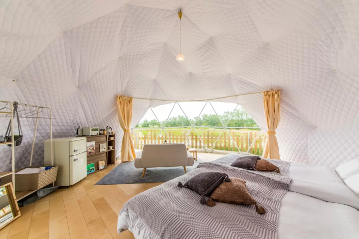 ドームテント内観　※内装はテントにより異なります。 