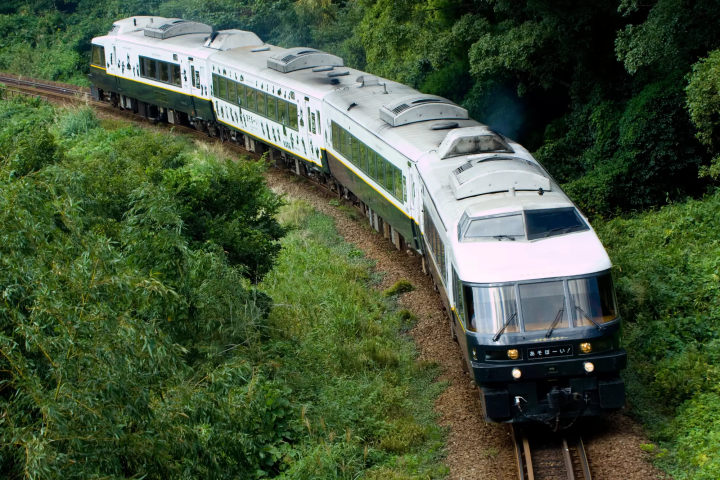 JR特急觀光列車：阿蘇男孩號