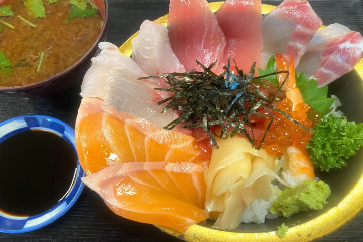 海鮮丼