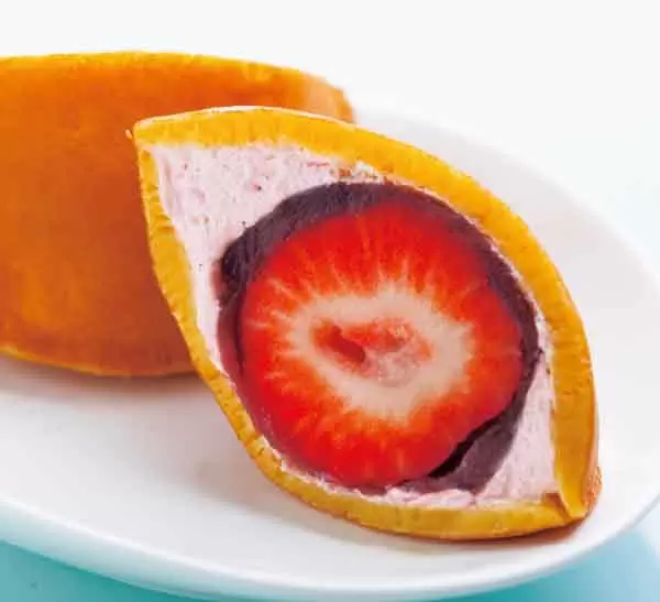 福岡伊都きんぐ包進整顆甘王草莓的銅鑼燒是博多知名伴手禮