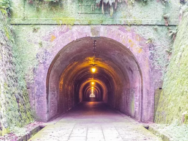 "Meiji Tunnel" in the Marukoji Utsunoya area 