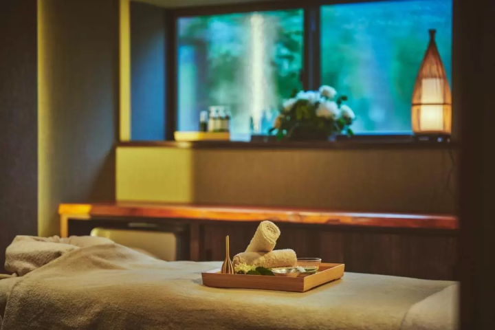 "OCHA SPA" next to the "Waraku" front desk 