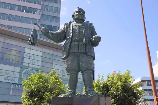 A stone statue of Tokugawa Ieyasu welcomes you at the north exit of Shizuoka Station 