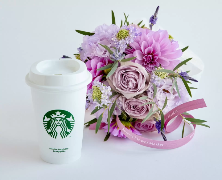 日本星巴克浪漫新品「皇家伯爵花束星冰樂」