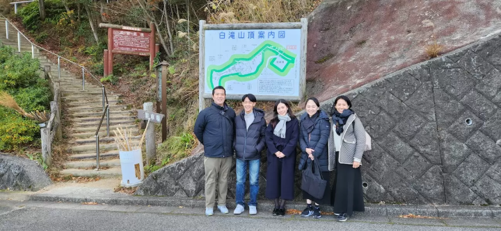 เยี่ยมชมจุดพลังแห่งเรื่องราวความรักบนอินโนชิมะ (ภูเขาชิราทากิและจิโซฮานะ) เกาะมรดกของญี่ปุ่น