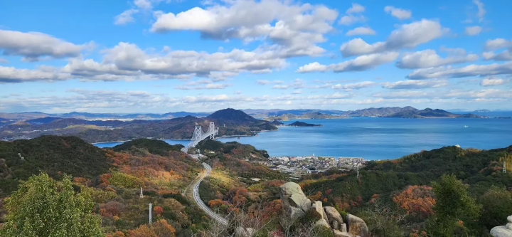 เยี่ยมชมจุดพลังแห่งเรื่องราวความรักบนอินโนชิมะ (ภูเขาชิราทากิและจิโซฮานะ) เกาะมรดกของญี่ปุ่น