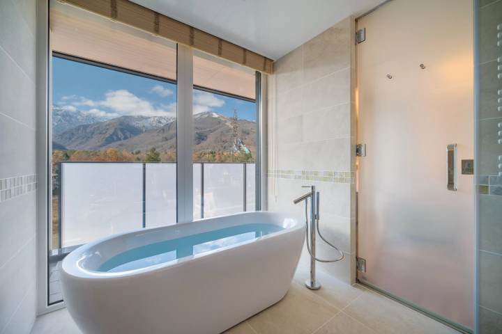 [Hakuba, Nagano] HOTEL LA VIGNE HAKUBA by Onko Chishin: A spectacular view of the Northern Alps