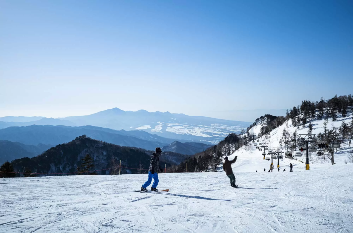 Enjoy powder snow just 2 hours from Tokyo! "Kawaba Ski Resort"