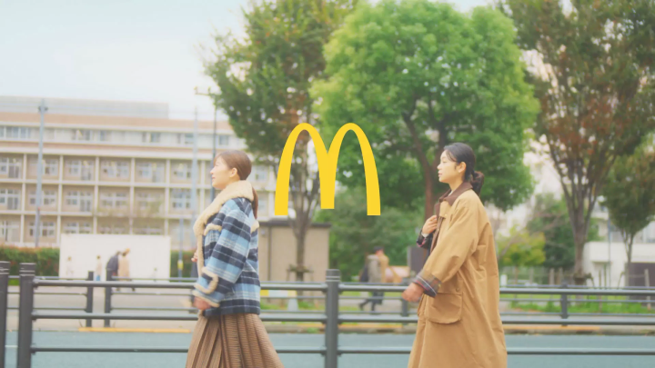 日本麥當勞 生巧克力奶油派&白巧克力奶茶派 廣告