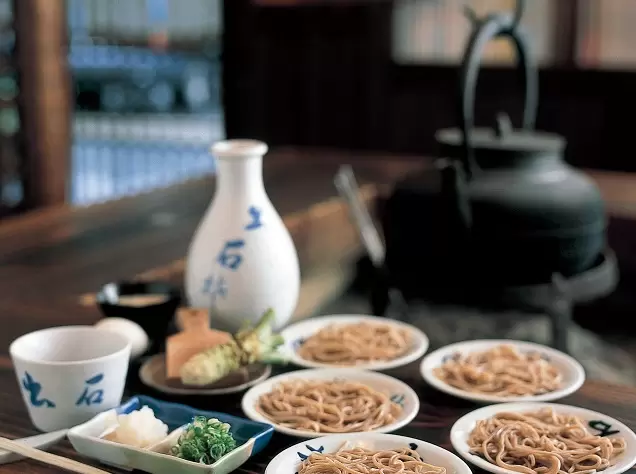 What is "Izushi Sara Soba," a specialty of the castle town of Izushi?