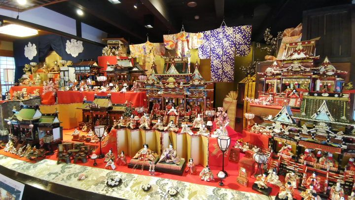 从松山开车仅需 1 小时！宇和民具馆内摆满了怀旧家居用品和玩具，体验复古氛围