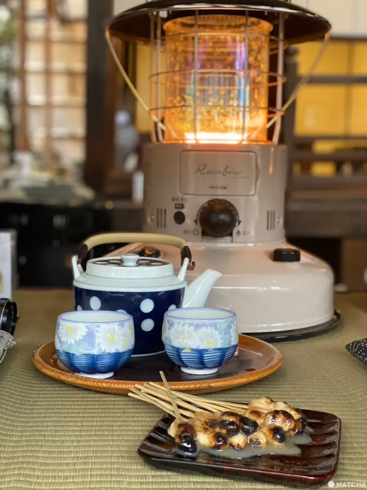 一文字屋和輔 半戶外座位與暖爐