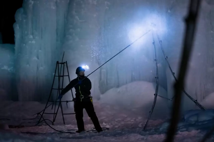 เทศกาลน้ำแข็งทะเลสาบชิโคทสึ 2025: วันที่, ไฮไลท์, การเข้าถึง, และโรงแรม